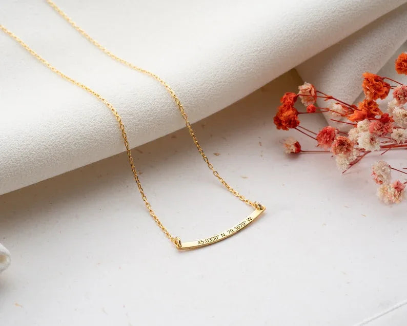 Customized Curved Bar Name Necklace - Billien